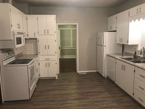 4th image of 225 N Charles St