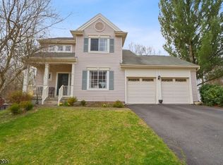 32 Crestwood Cir, Budd Lake, NJ 07828