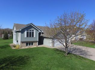 1334 Rolling Oaks Dr, Hanover, MN 55341
