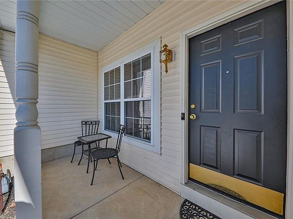 4th image of 21 Willow Dr