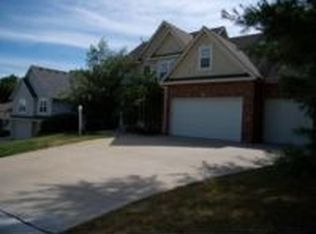 3301 W Devonshire Dr, Saint Joseph, MO 64506