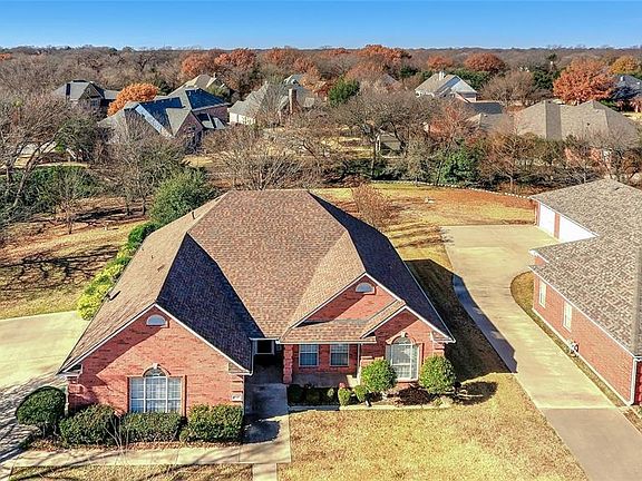 2nd image of 618 Clay Ln