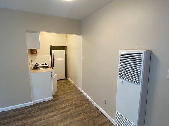 5th image of 26 Belmont Ave APT 4