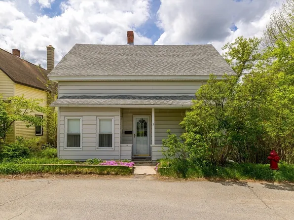 9 Hamlet St, Athol, MA 01331
