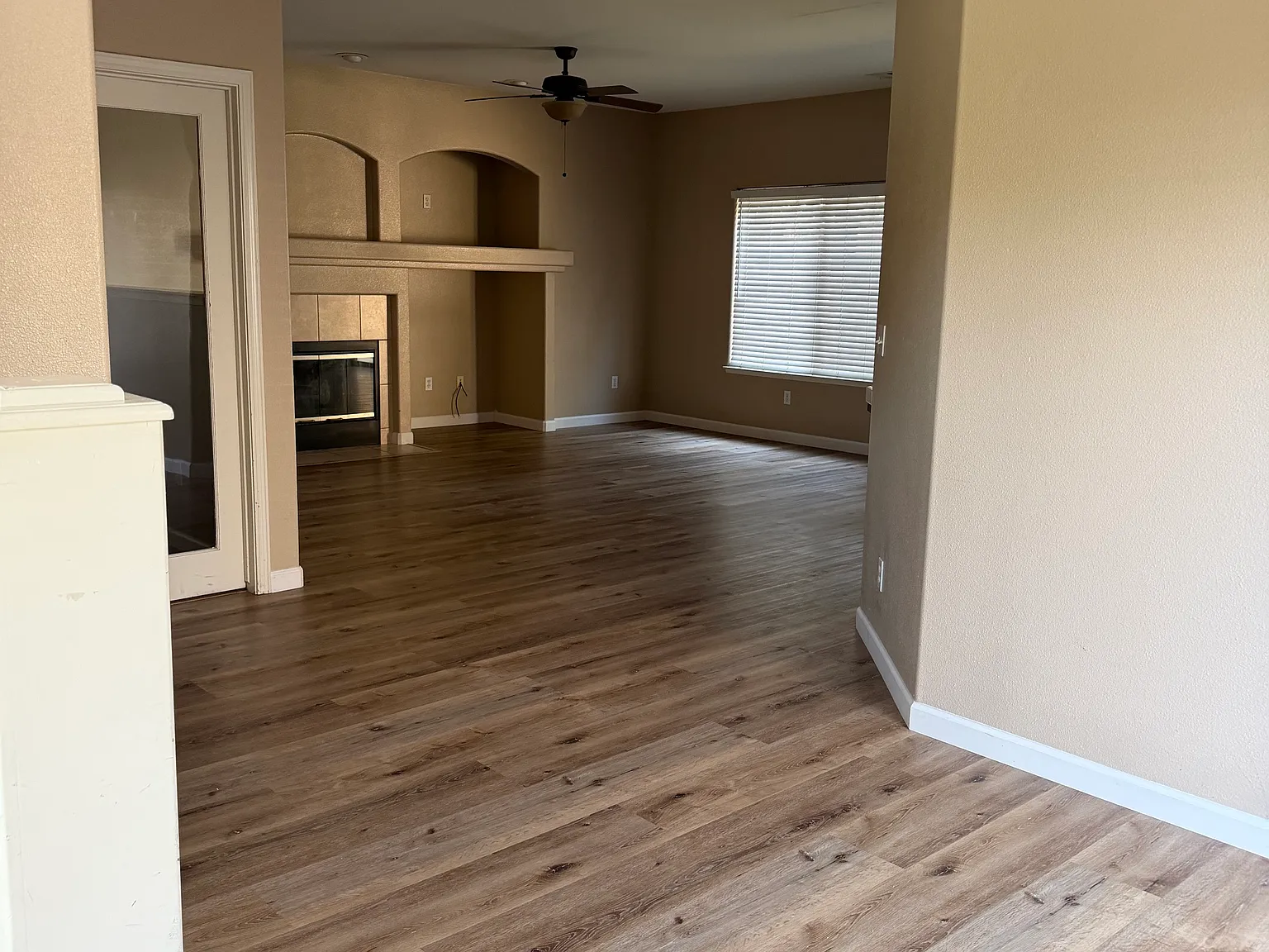 3 bed, 2.5 bath, 1731 sqft, $1,795 — Photo 2