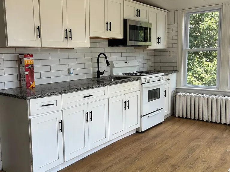 442 Lincoln St — Photo 8