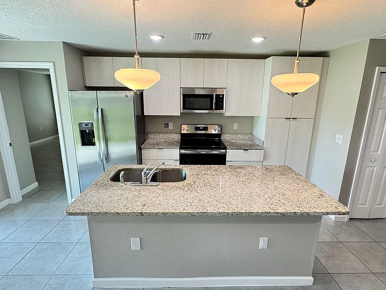 851 San Filippo Dr SE — Photo 4