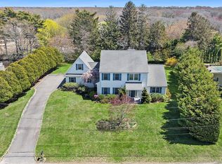 20 Overlook Dr, Southampton, NY 11968
