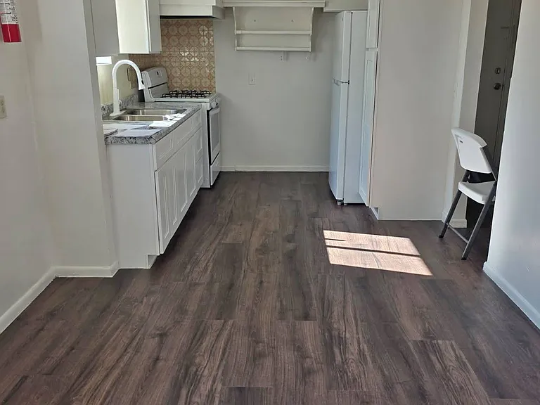 53080 Harrison St — Photo 2