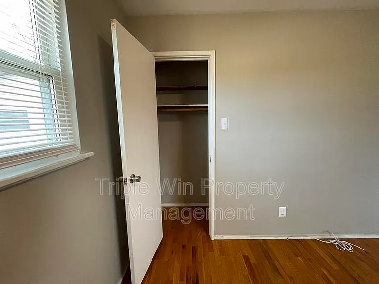 1895 Curtis Ct — Photo 22