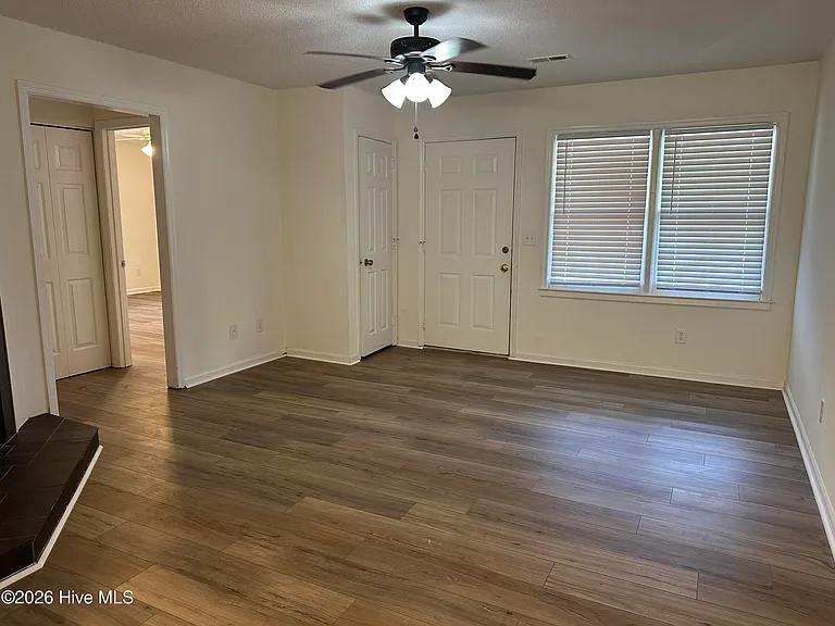 581 Parkway Blvd — Photo 3