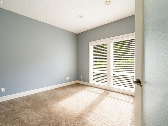 3rd image of 10520 SE Isaac Dr