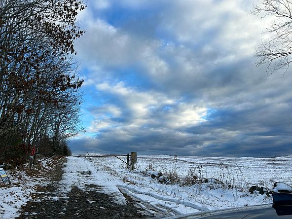 5th image of 983 Barrett Hill Road