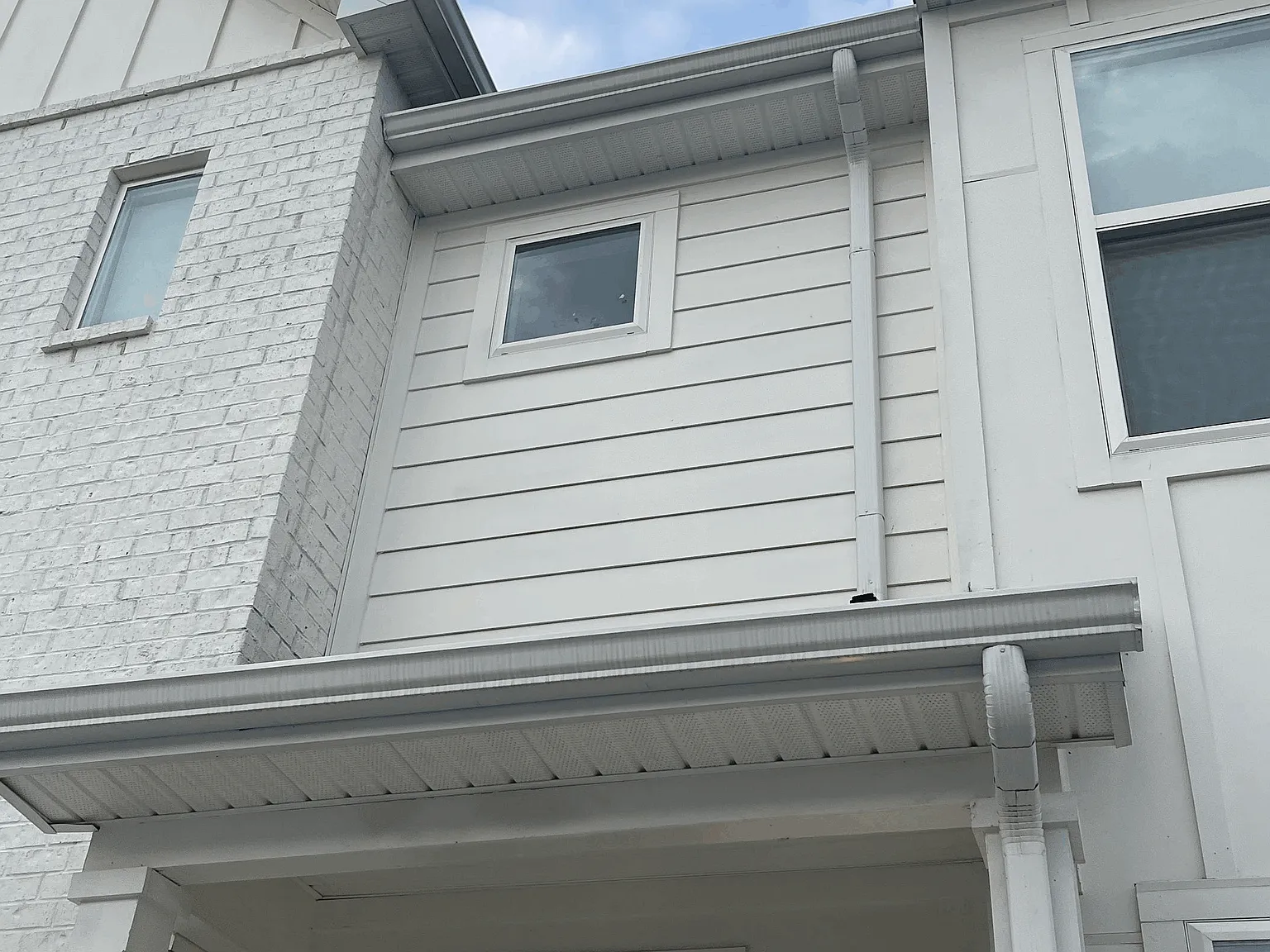 2 bed, 2.5 bath, 1219 sqft, $1,545 — Photo 2