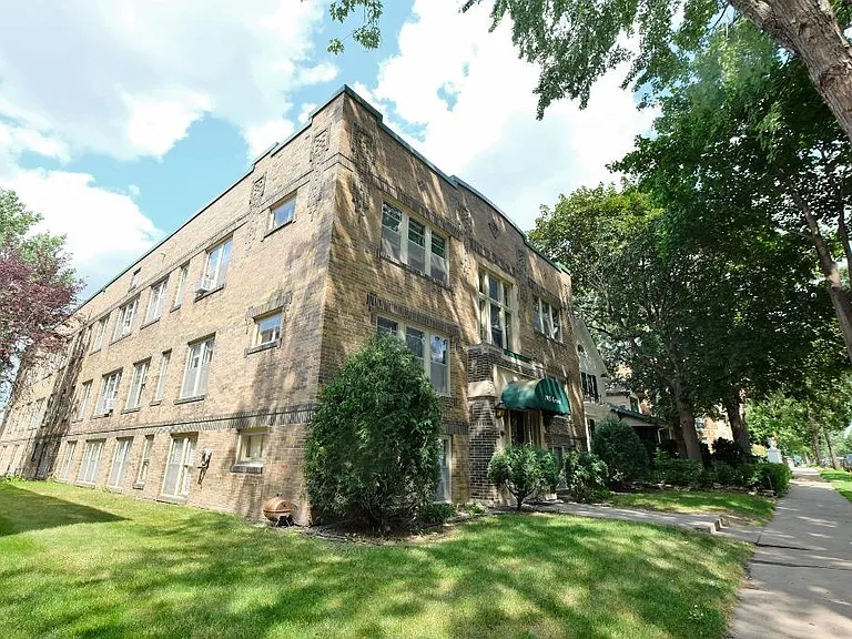 Grand Place Apartments — Photo 22