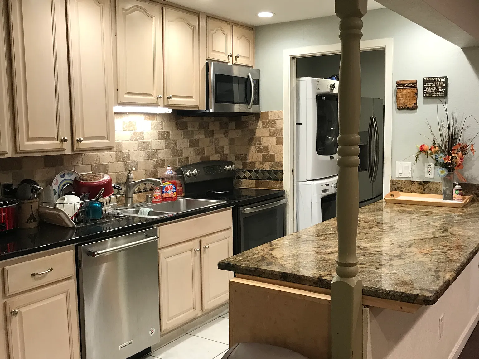 5 bed, 2313 sqft, $900 — Photo 3