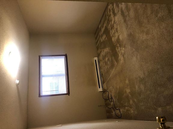 5th image of 3013 6th Ave