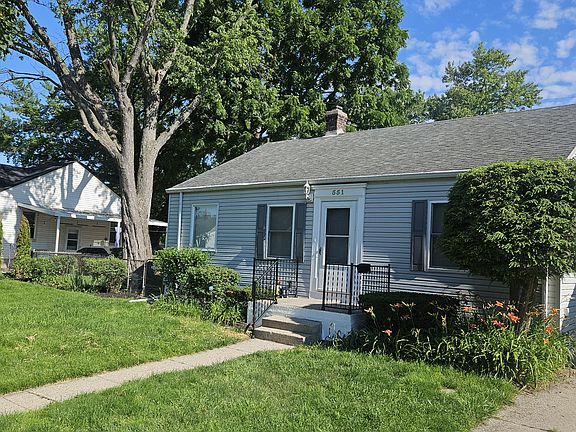 2nd image of 551 E Webster Ave