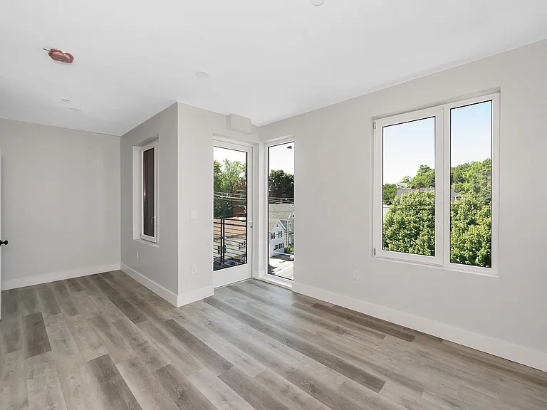 1 Lafayette Sq #401 — Photo 15