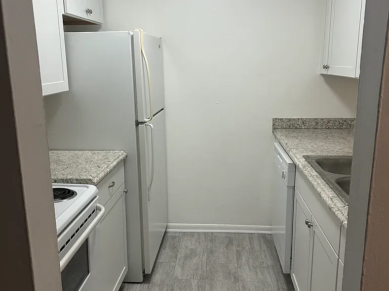 Newly remodeled kitchen with all appliances