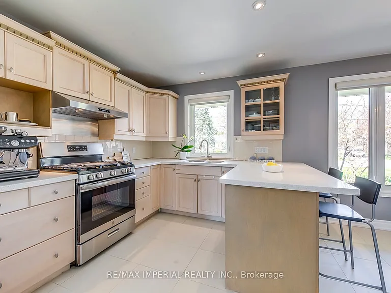 2048 Devon Rd — Photo 11
