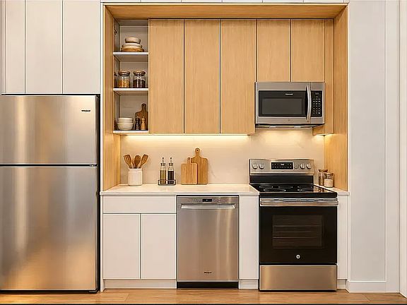3rd image of 107 Berry St #2Z
