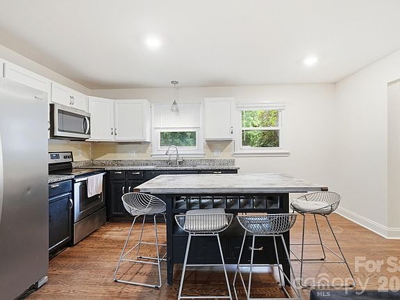 5th image of 1326 Washington Ln