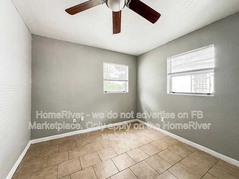 705 W 9th St — Photo 15