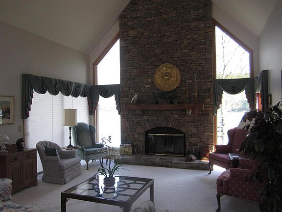 5th image of 39 Madeline Ct
