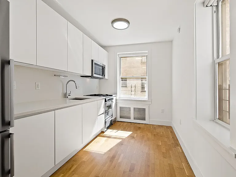 40 Linden Blvd #4C — Photo 1