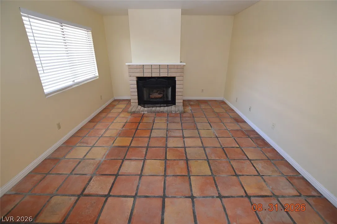 3 bed, 2.5 bath, 1213 sqft, $1,525 — Photo 2