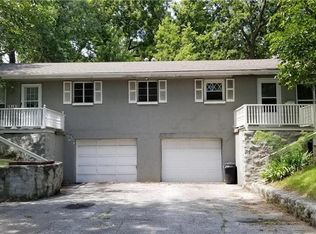 5924 Cherry St, Kansas City, MO 64110