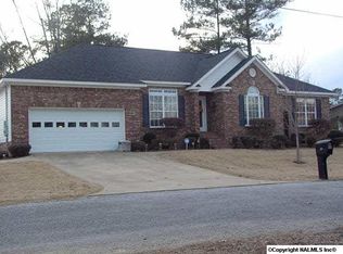 217 Camden Cove Ln, Gadsden, AL 35903
