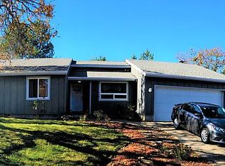 938 La Loma Dr, Medford, OR 97504