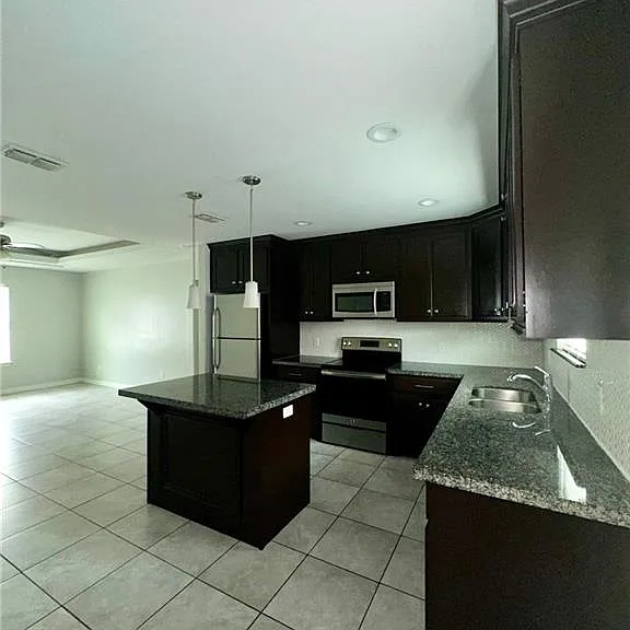 205 Teak Dr #4 — Photo 4