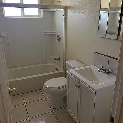 4th image of 822 W Avenue J8