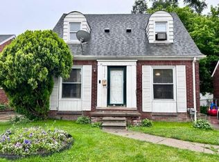 15384 Sprenger Ave, Eastpointe, MI 48021