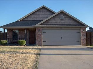 1112 W Berkeley Ave, Rogers, AR 72758
