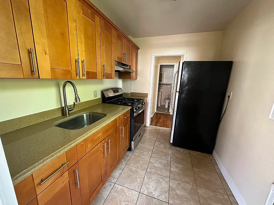 6645 Broadway #5E
