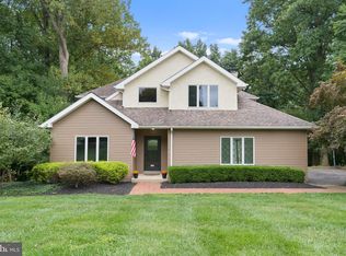 14 Grist Mill Ln, West Grove, PA 19390