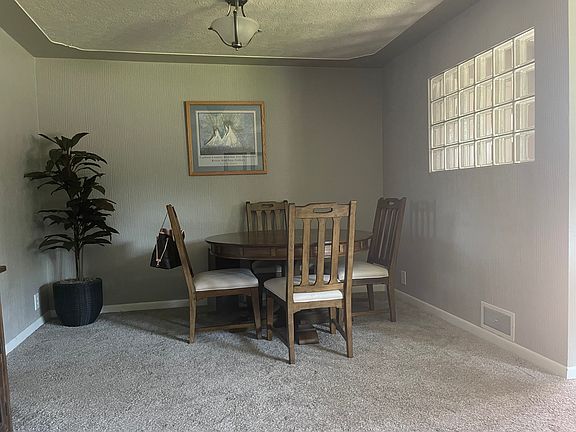 3rd image of 1330 Colton Blvd