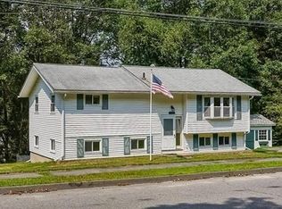 115 Fort Meadow Dr, Hudson, MA 01749