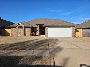 1109 NE 8th St, Moore, OK 73160