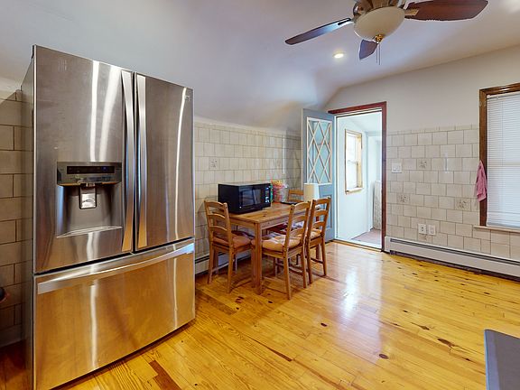 3rd image of 15 Stanley Ave #2