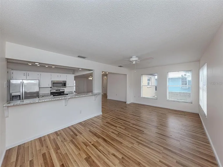 1215 Mango Ave — Photo 11