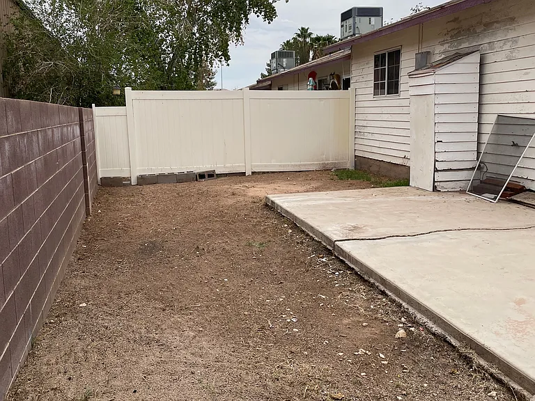 141 N Yucca St #6 — Photo 9