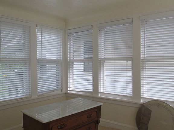 4th image of 2637 Stewart Ave #1
