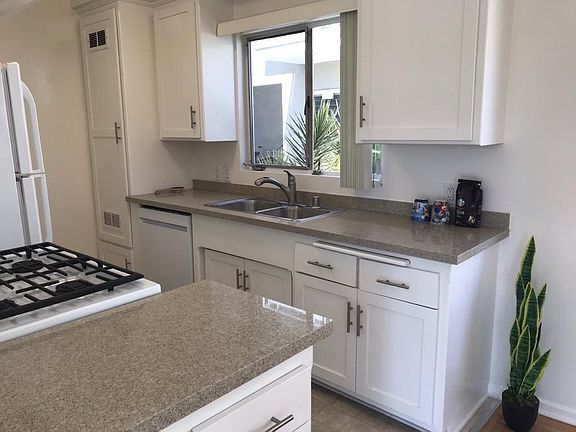 4th image of 919 18th St #D
