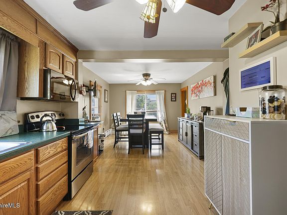 3rd image of 4 Garden St