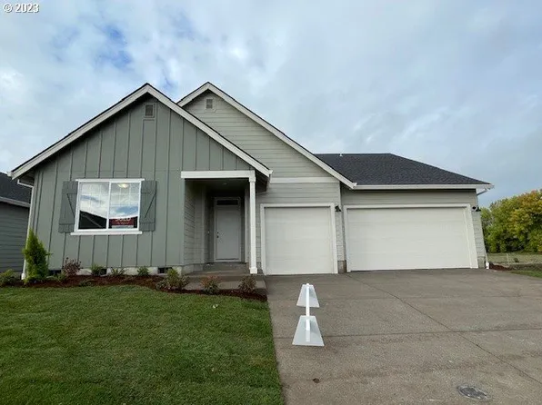 2652 W 15th Ave #194, Junction City, OR 97448